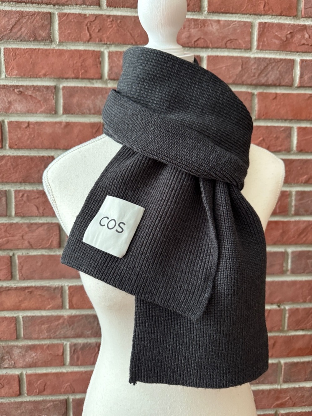 COS Dark Charcoal Grey Ribbed Knit Wool/ Cotton Scarf 7”x60” NEW